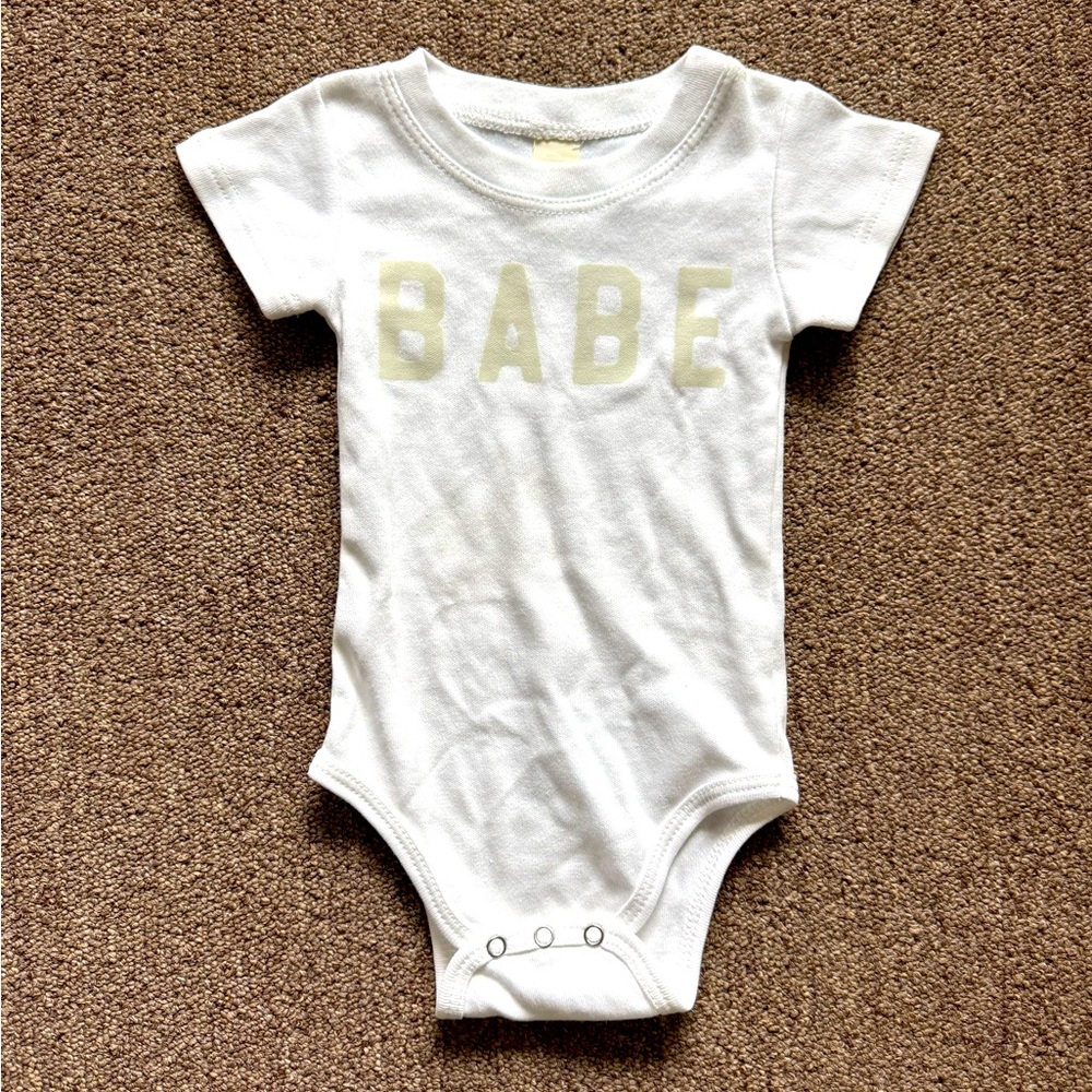 Aspen + Co BABE White baby onesie 0-3 Months